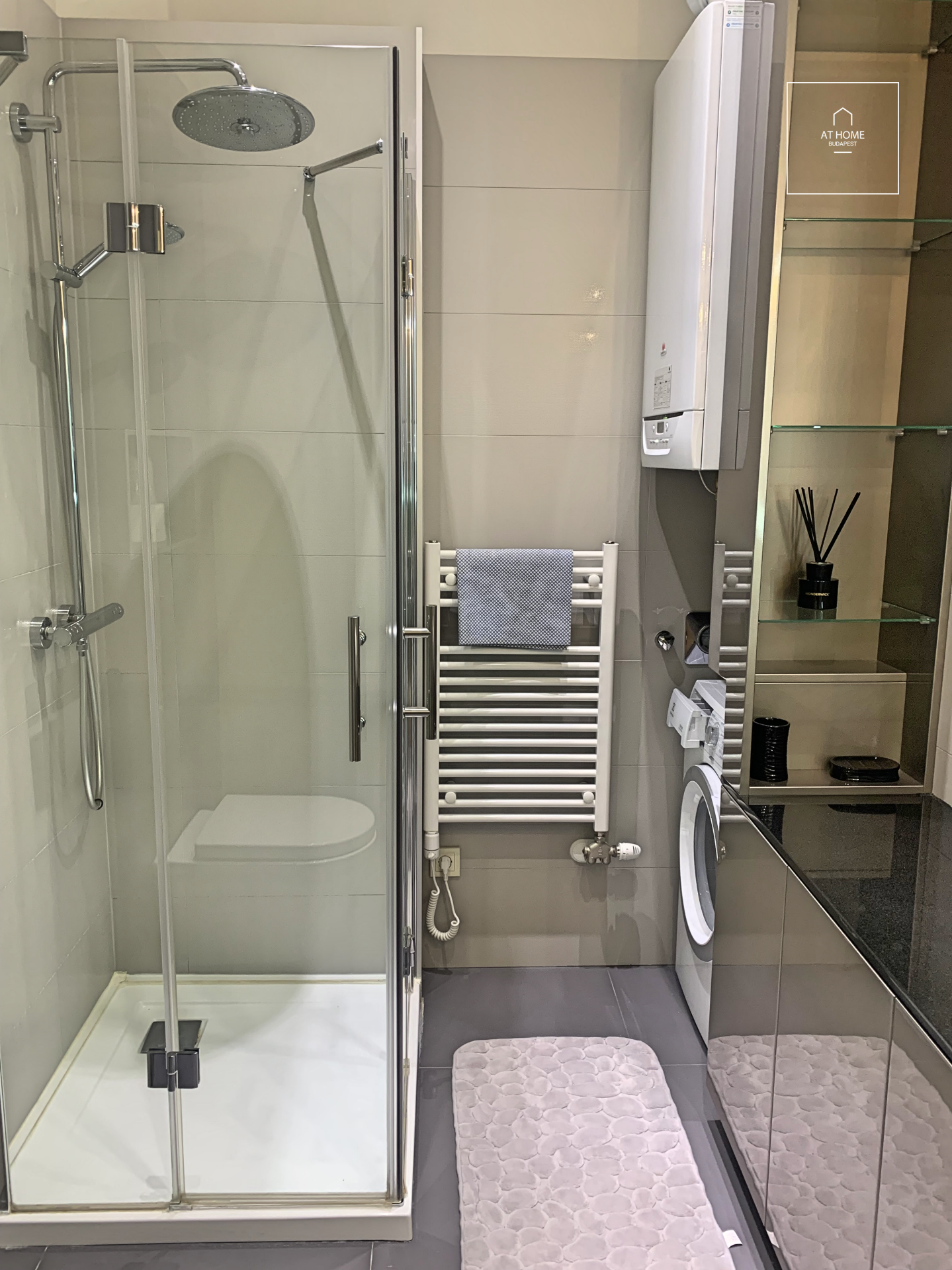 Beautiful 1-bedroom apartment  in Budapest V. district, next to the Basilica