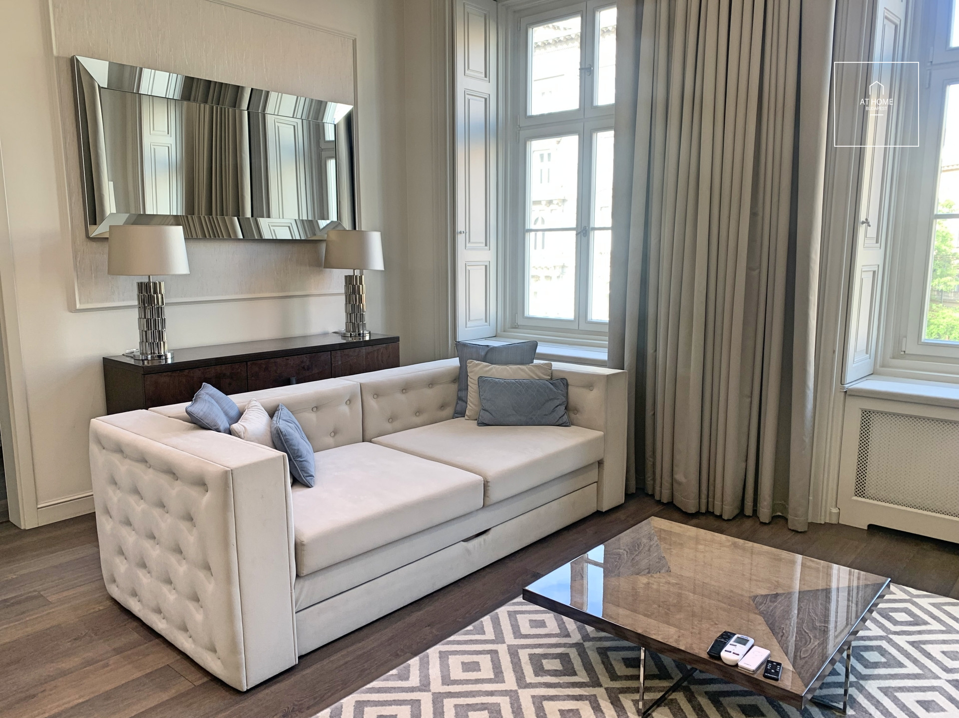 Beautiful 1-bedroom apartment  in Budapest V. district, next to the Basilica