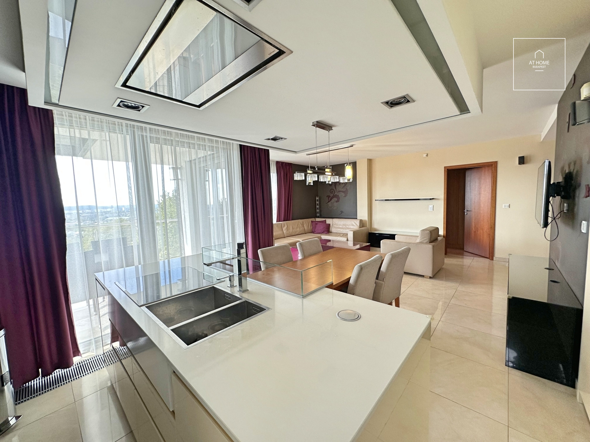 Bright 3-Bedroom Apartment with Terrace on Gellérthegy