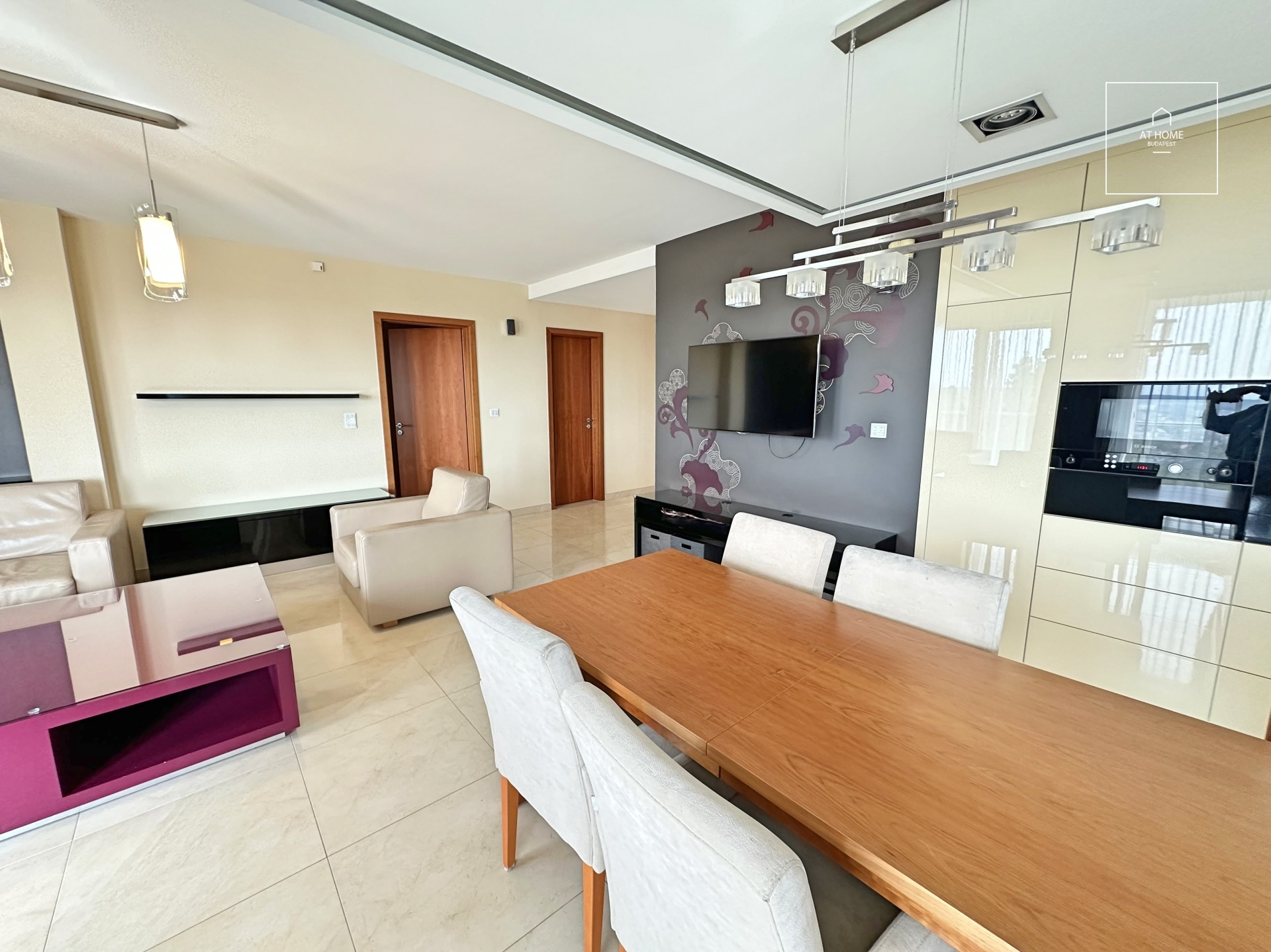 Bright 3-Bedroom Apartment with Terrace on Gellérthegy