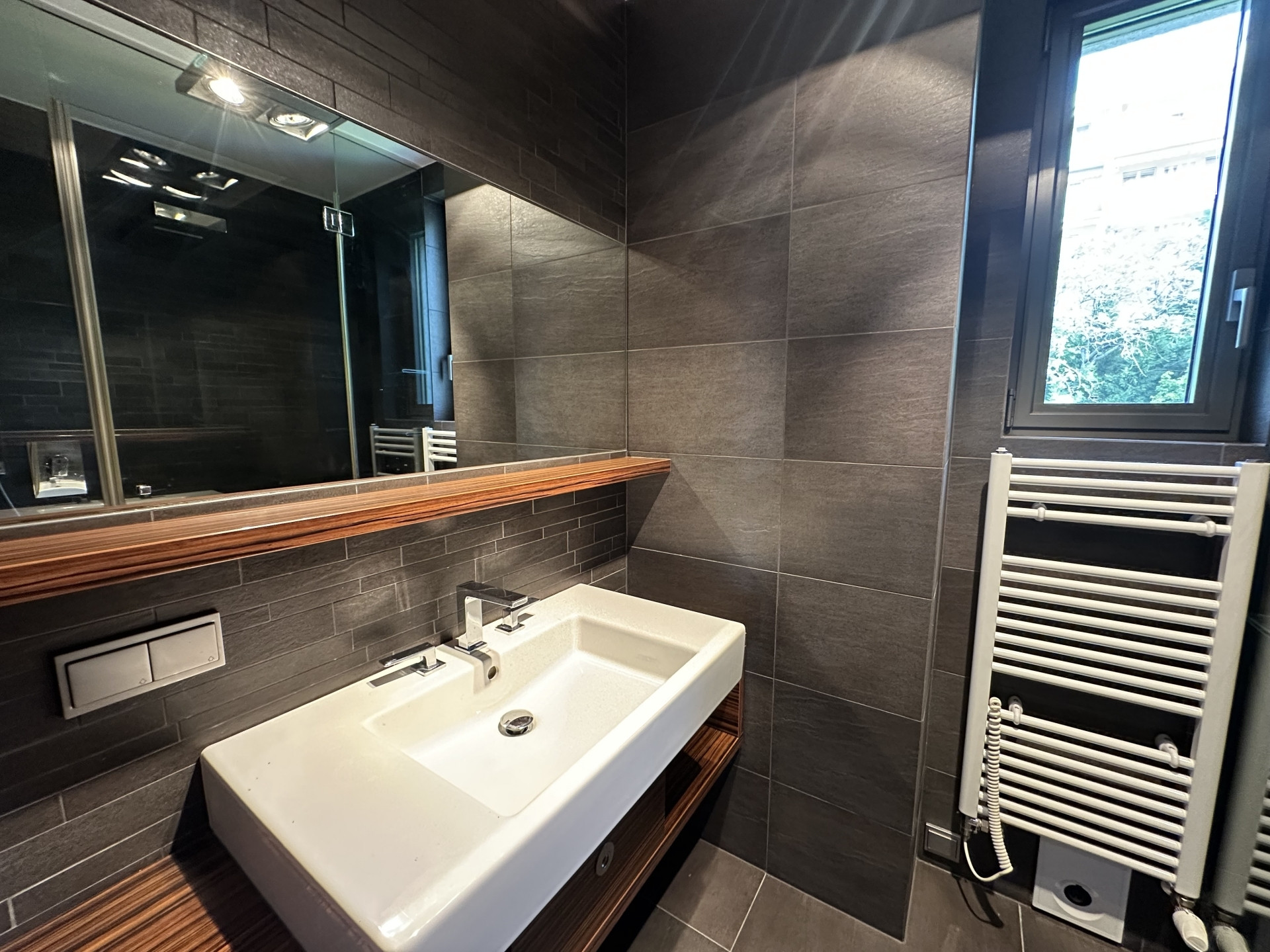 Bright 3-Bedroom Apartment with Terrace on Gellérthegy