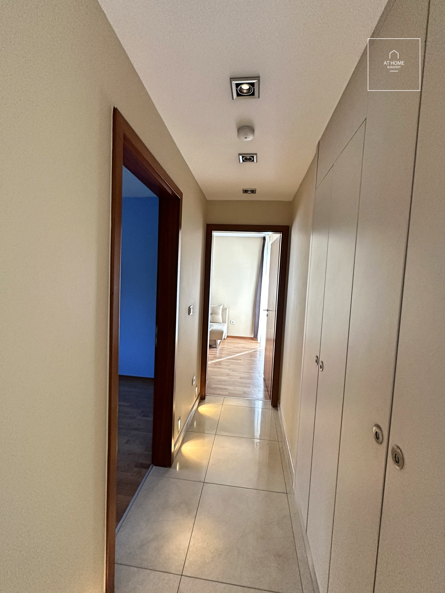 Bright 3-Bedroom Apartment with Terrace on Gellérthegy