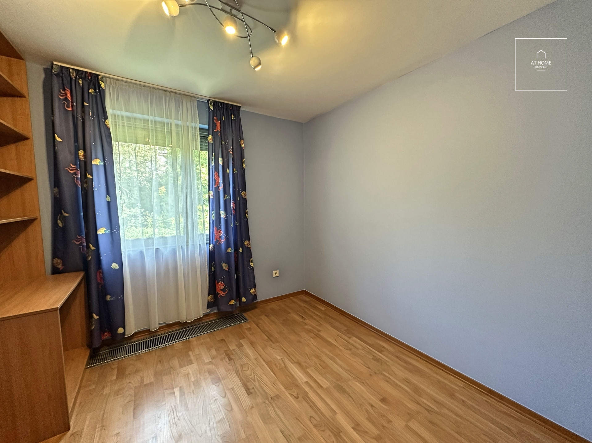 Bright 3-Bedroom Apartment with Terrace on Gellérthegy