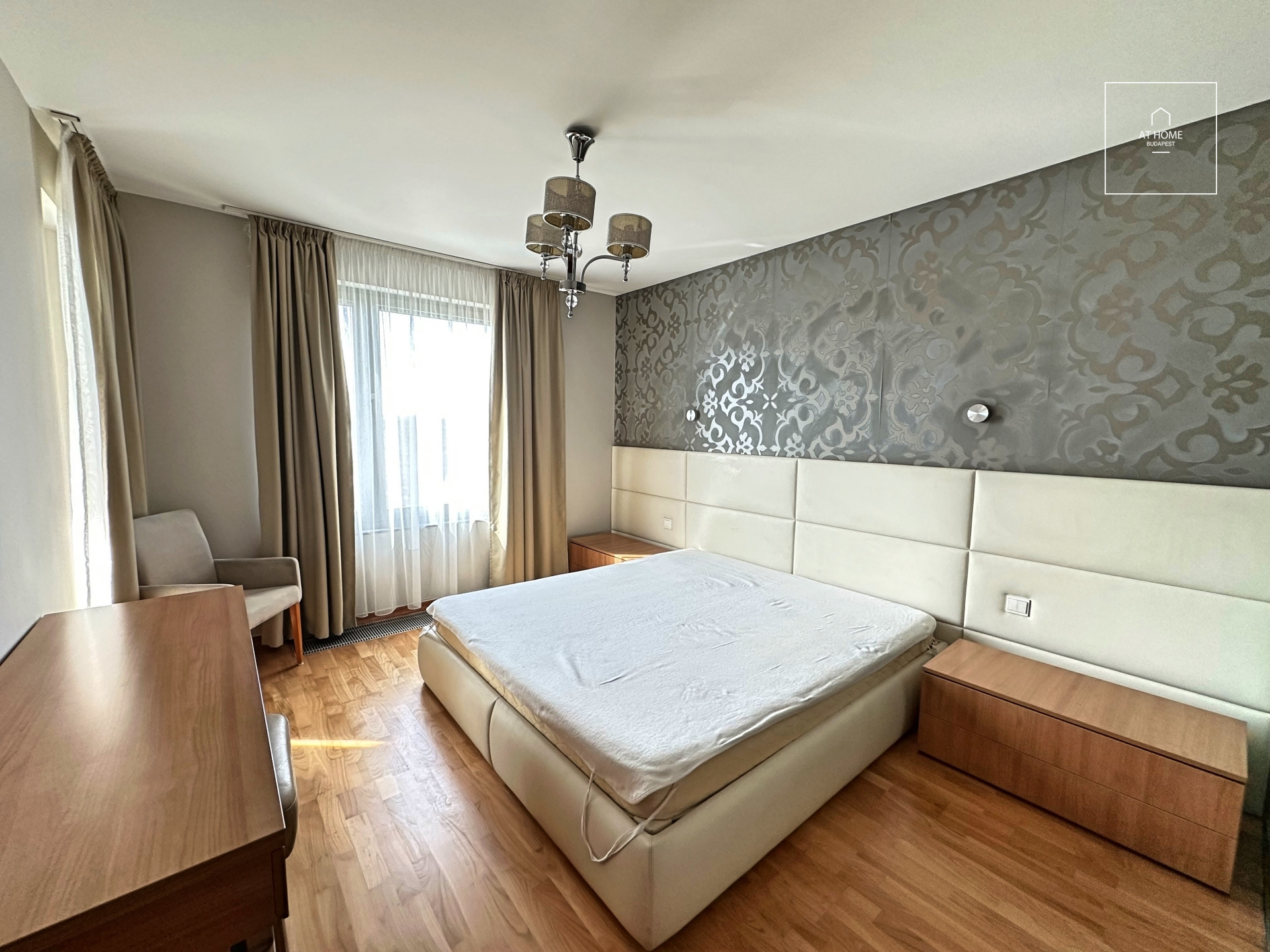 Bright 3-Bedroom Apartment with Terrace on Gellérthegy