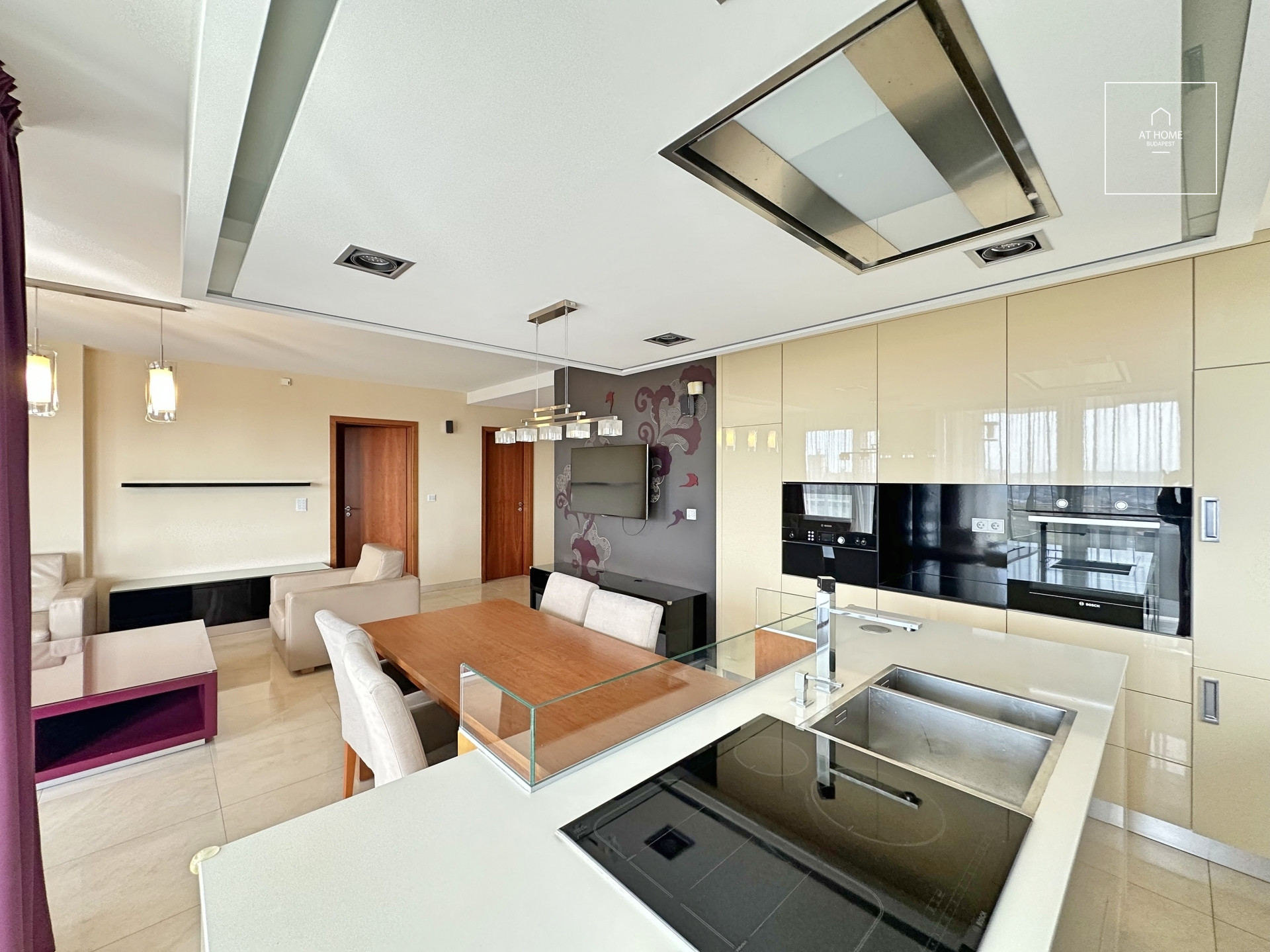 Bright 3-Bedroom Apartment with Terrace on Gellérthegy