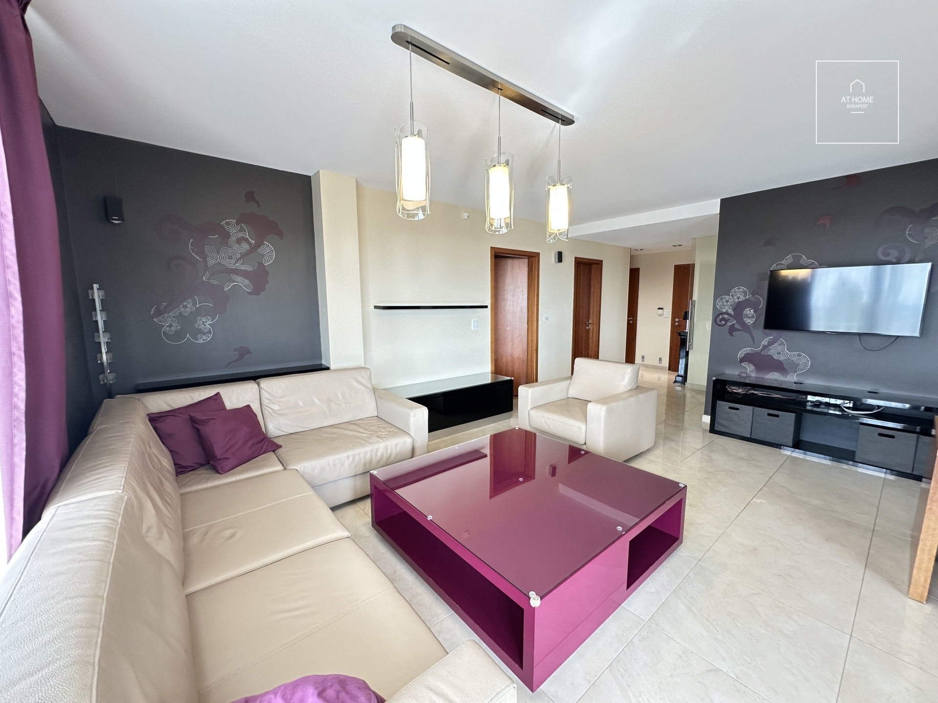 Bright 3-Bedroom Apartment with Terrace on Gellérthegy