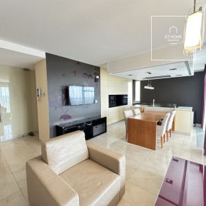 Bright 3-Bedroom Apartment with Terrace on Gellérthegy