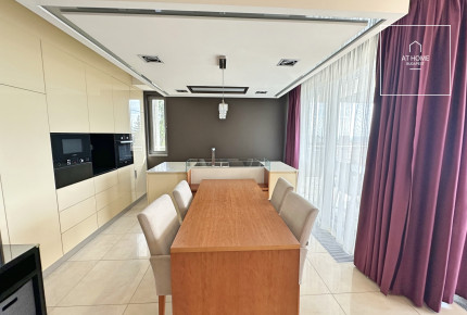 Bright 3-Bedroom Apartment with Terrace on Gellérthegy
