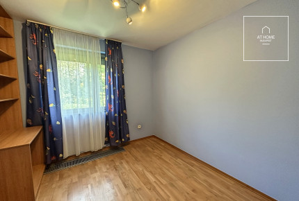 Bright 3-Bedroom Apartment with Terrace on Gellérthegy