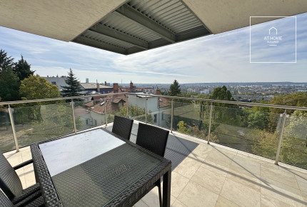Bright 3-Bedroom Apartment with Terrace on Gellérthegy