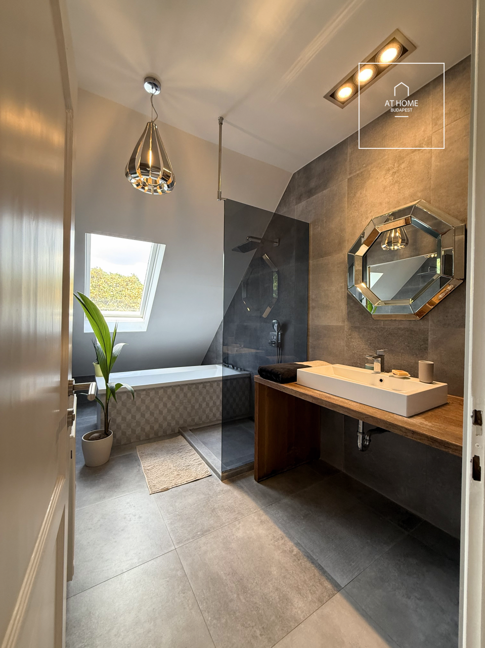 Exclusive 91 sqm apartment with panoramic views in Budapest’s District II, Törökvész