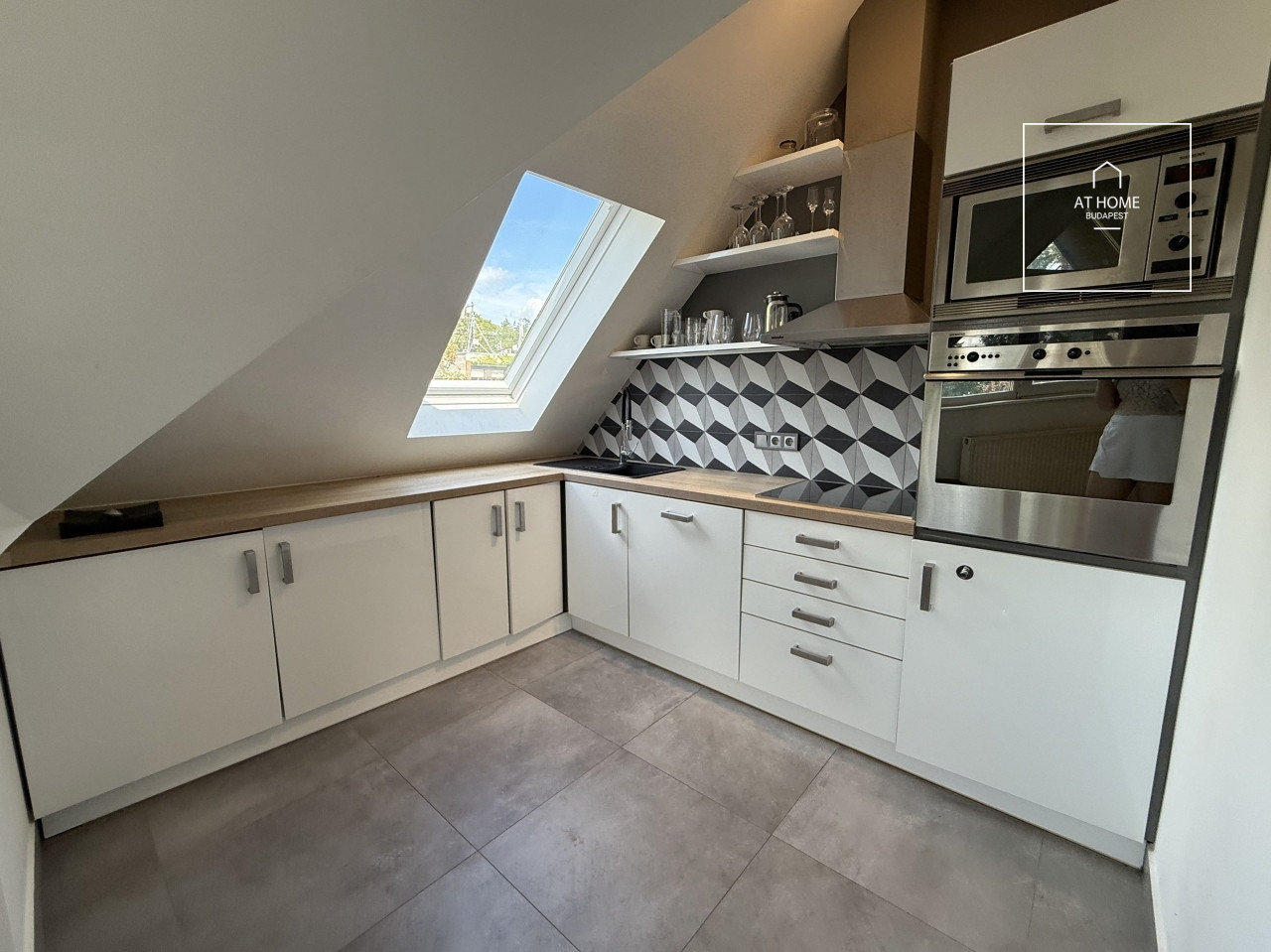 Exclusive 91 sqm apartment with panoramic views in Budapest’s District II, Törökvész