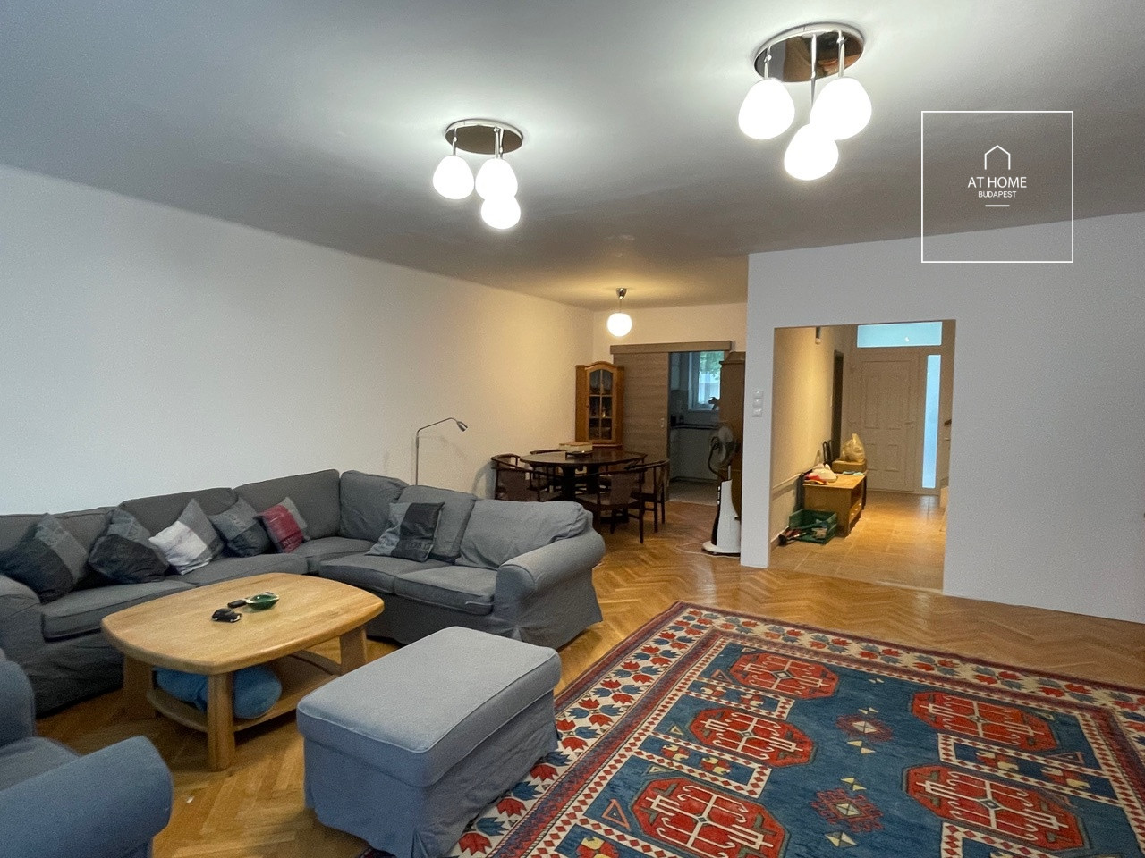 Renovated, pet-friendly semi-detached house with a well-maintained garden in District II