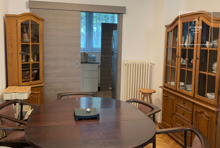 Renovated, pet-friendly semi-detached house with a well-maintained garden in District II