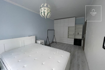 Renovated, pet-friendly semi-detached house with a well-maintained garden in District II