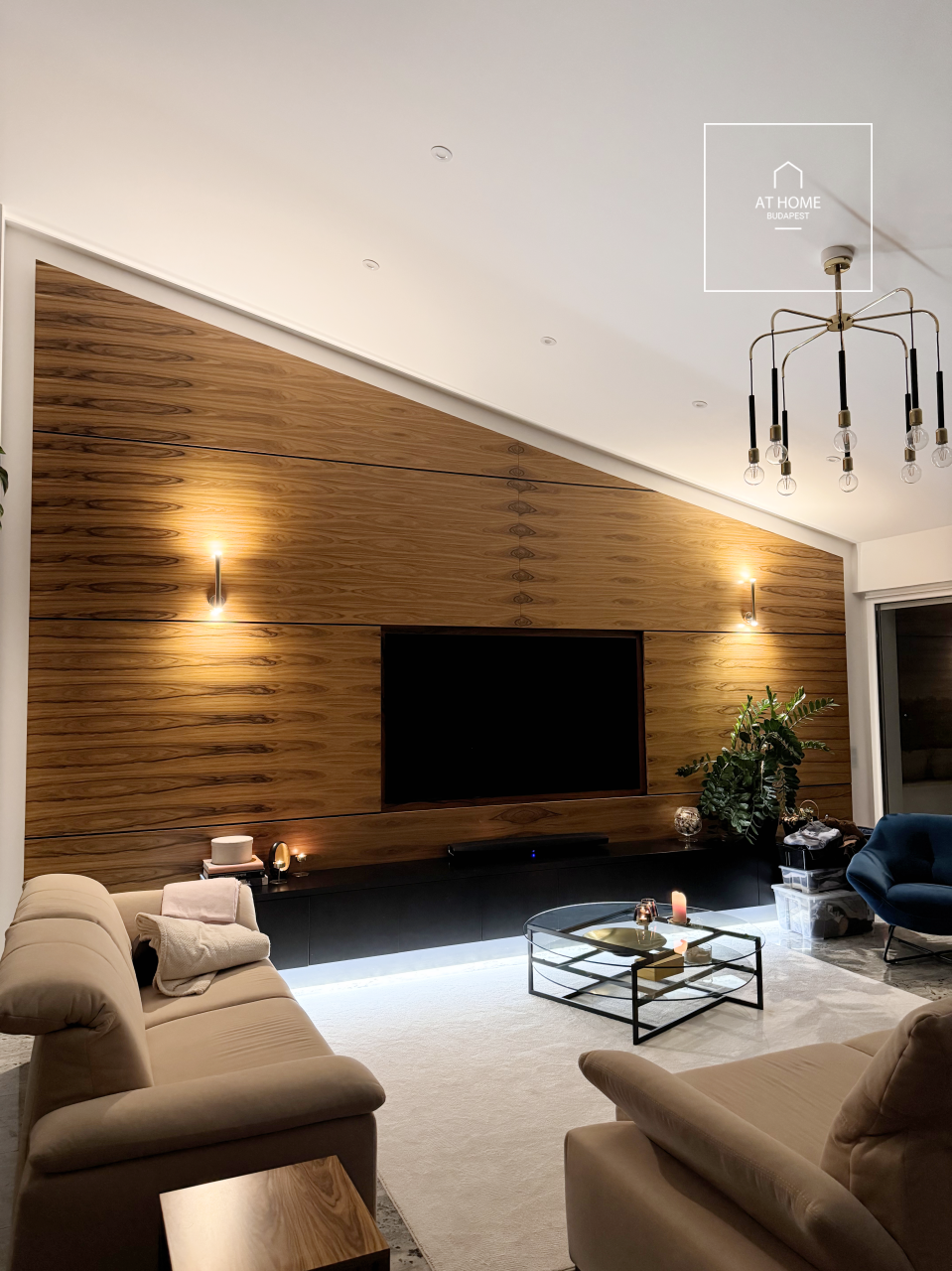 Renovated 125 sqm Apartment with Panoramic Views in District II