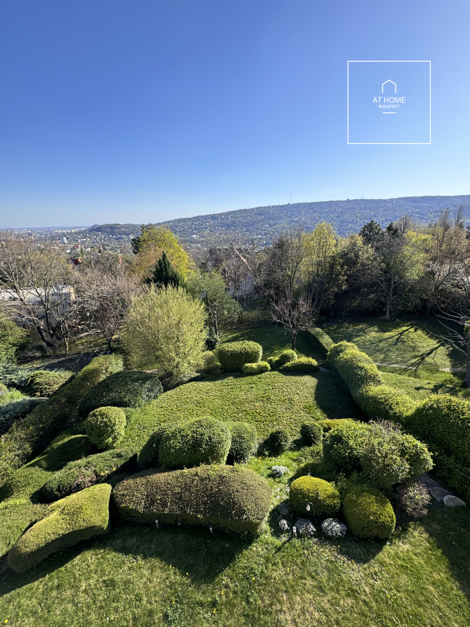 Renovated 125 sqm Apartment with Panoramic Views in District II