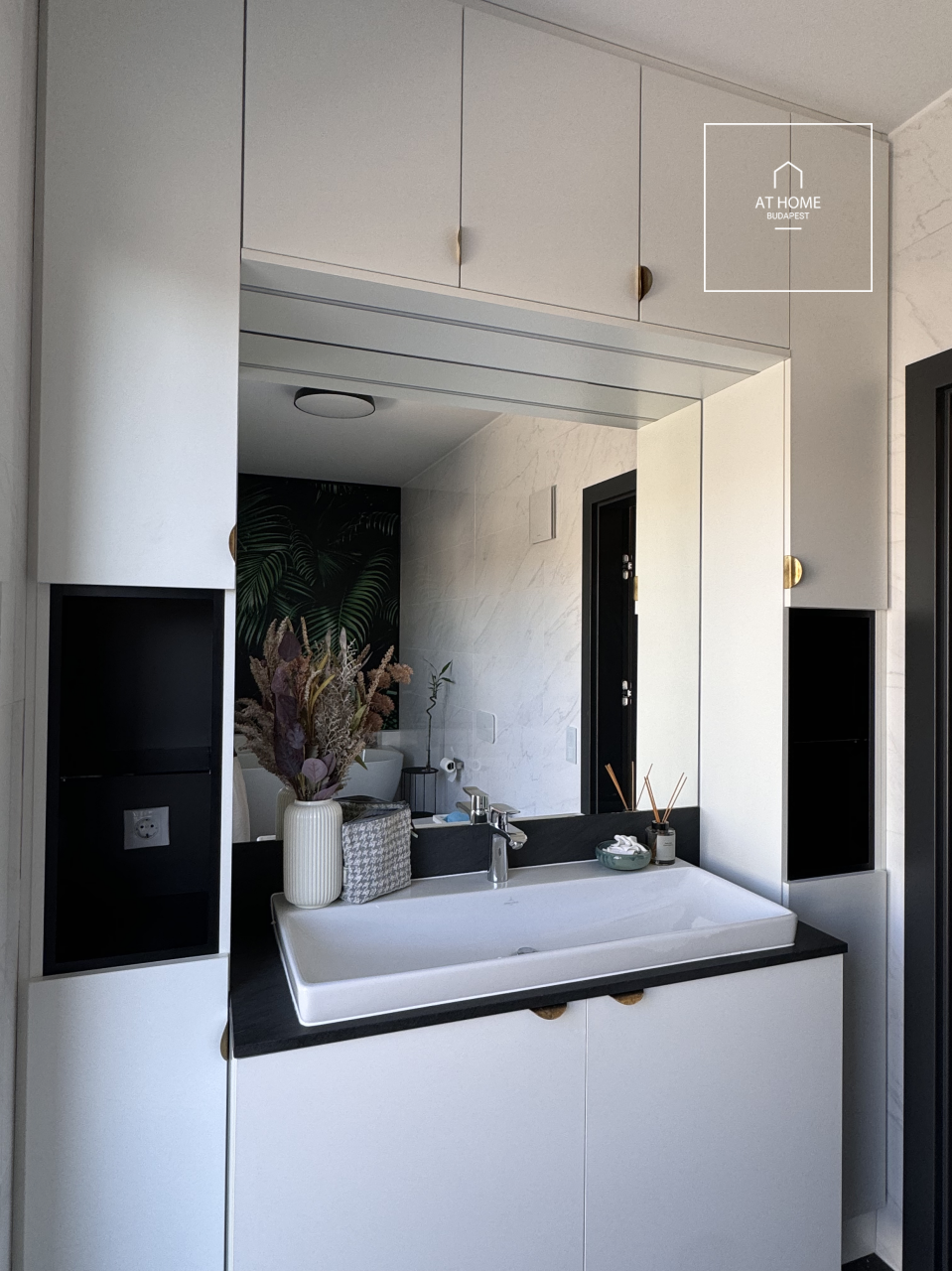 Renovated 125 sqm Apartment with Panoramic Views in District II