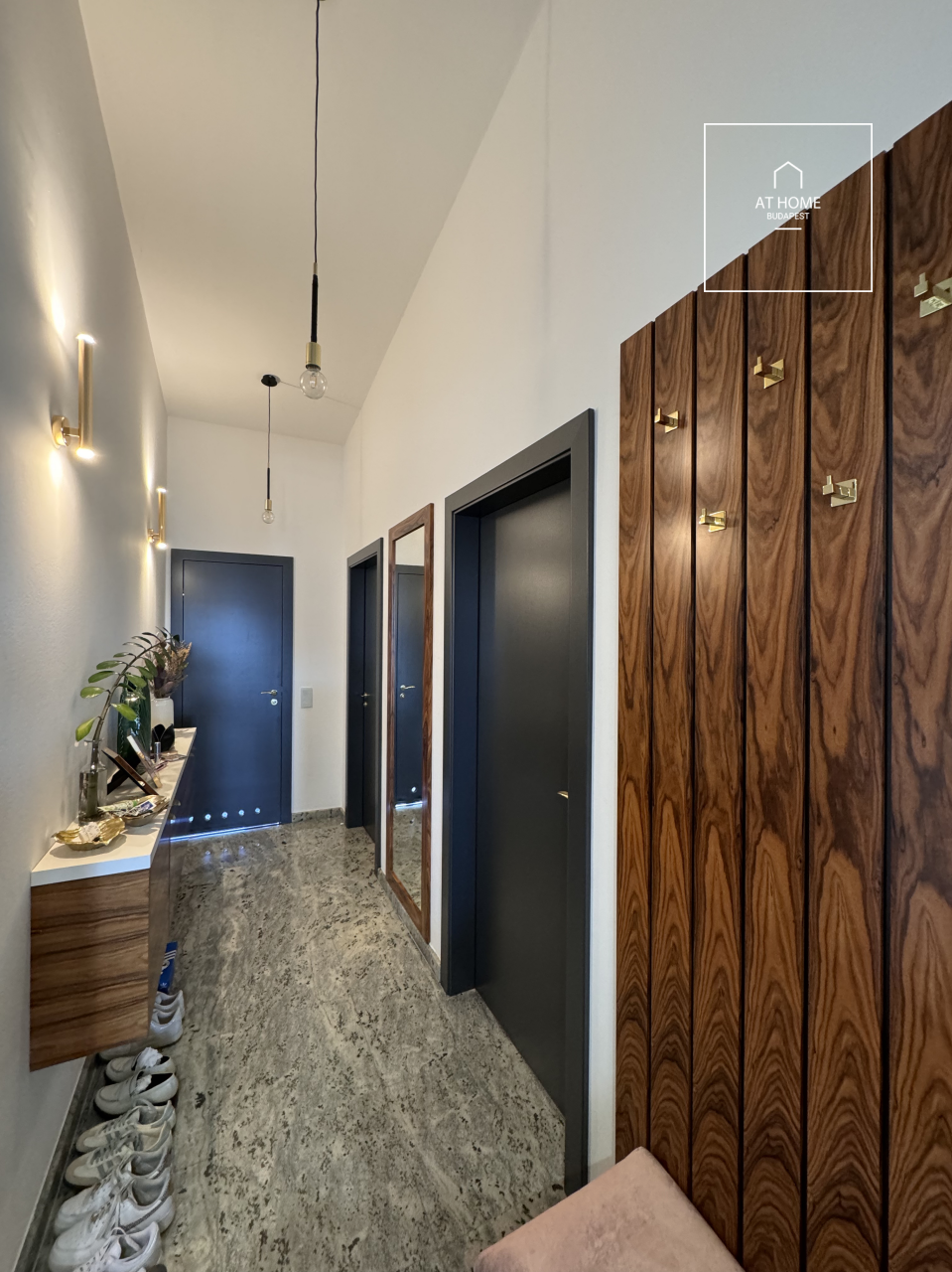 Renovated 125 sqm Apartment with Panoramic Views in District II