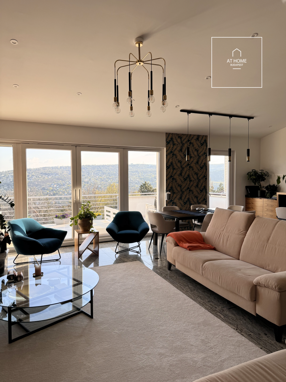 Renovated 125 sqm Apartment with Panoramic Views in District II