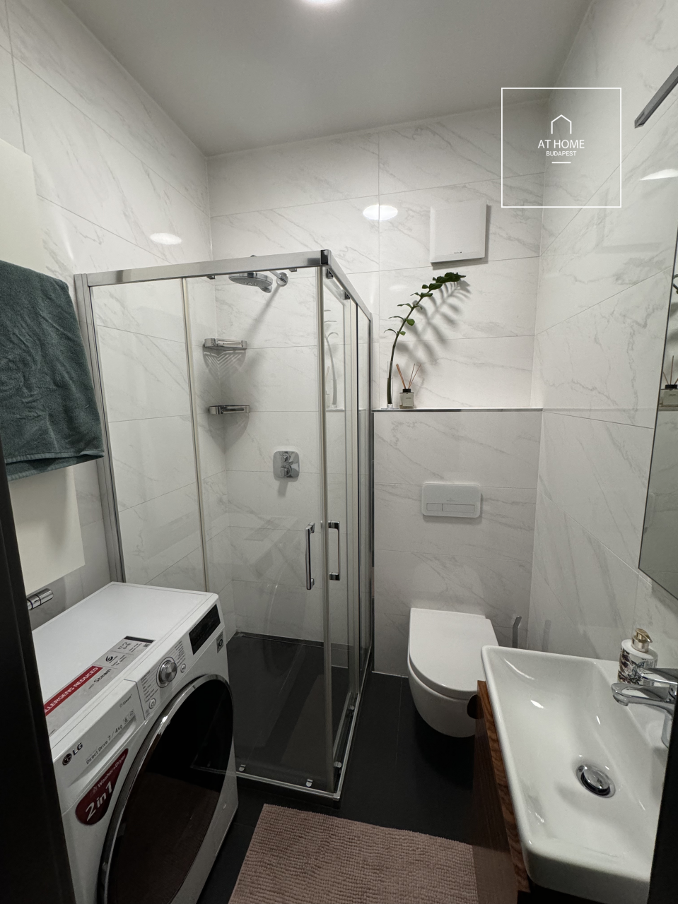 Renovated 125 sqm Apartment with Panoramic Views in District II