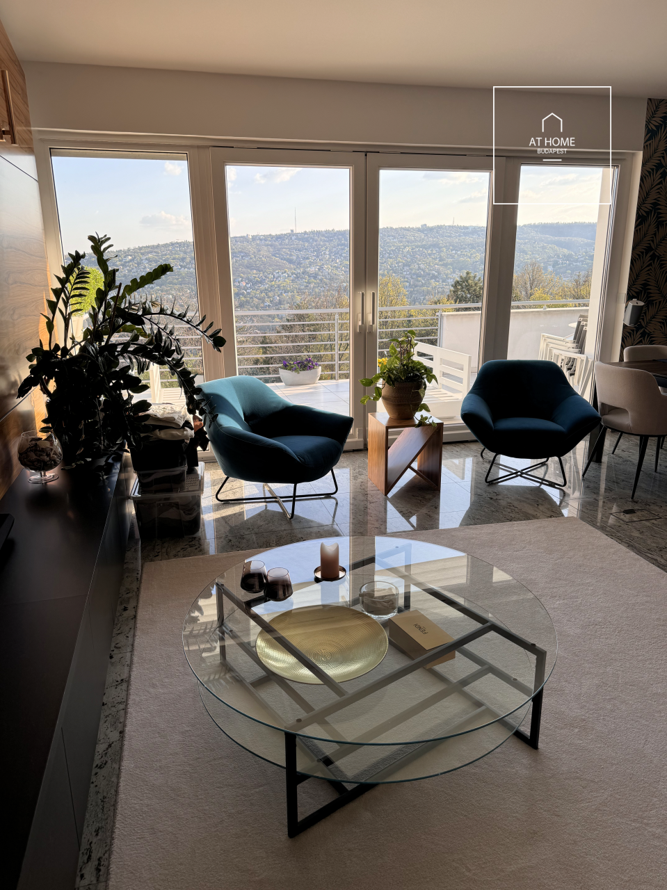 Renovated 125 sqm Apartment with Panoramic Views in District II