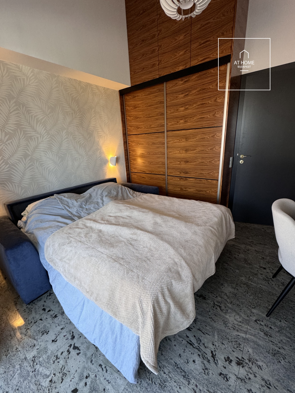 Renovated 125 sqm Apartment with Panoramic Views in District II