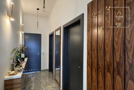 Renovated 125 sqm Apartment with Panoramic Views in District II
