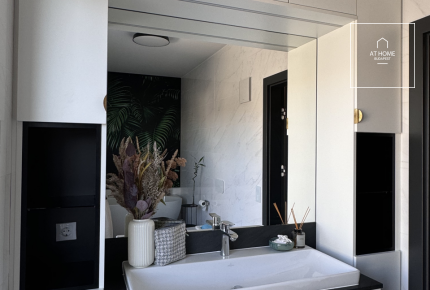 Renovated 125 sqm Apartment with Panoramic Views in District II