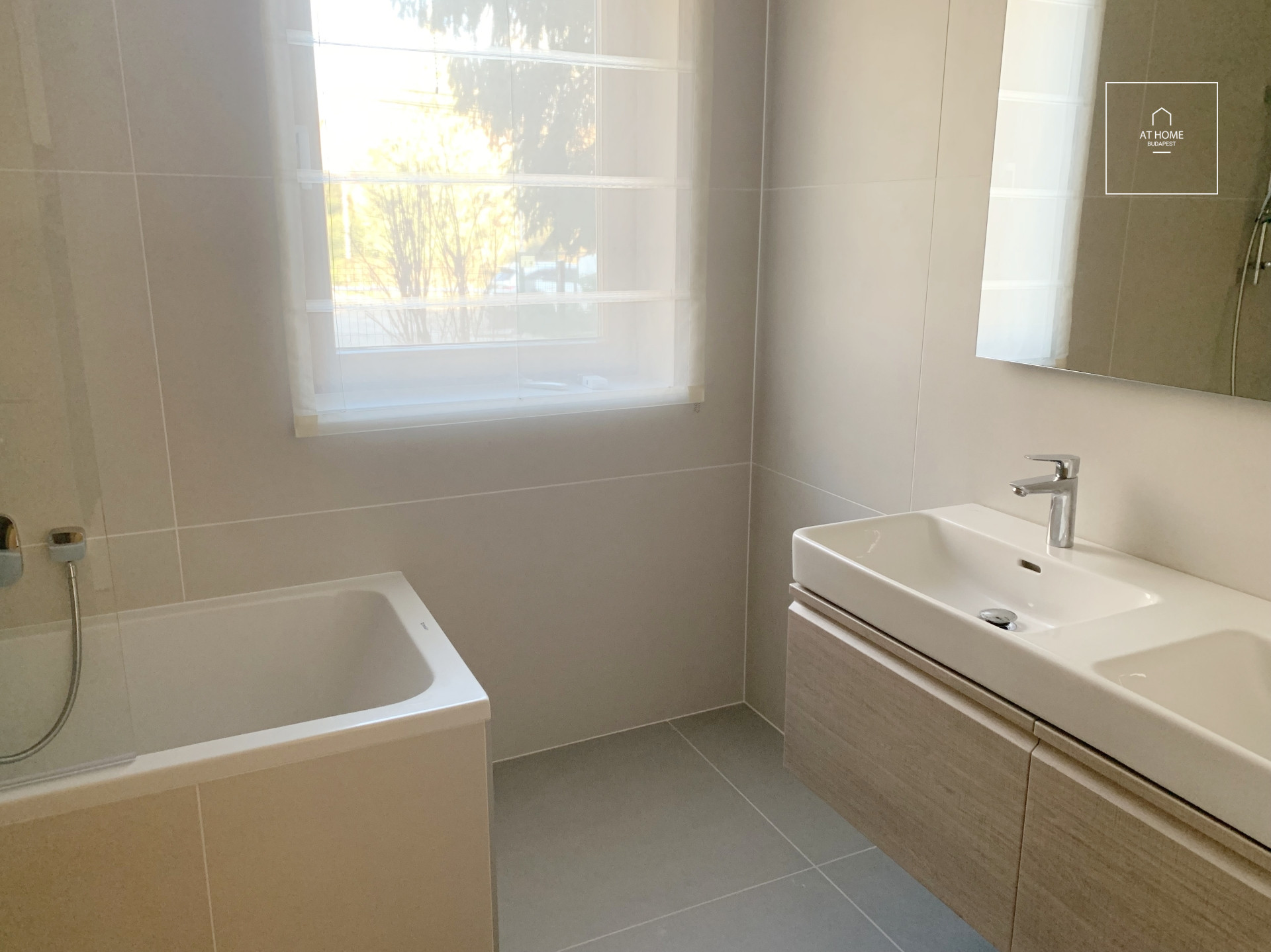 Newly built 3-bedroom apartment with garden connection for rent in Budapest II. district