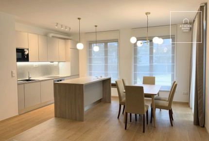 Újépítésű 3 hálószobás kertkapcsolatos lakás bérbeadó a II. kerületben