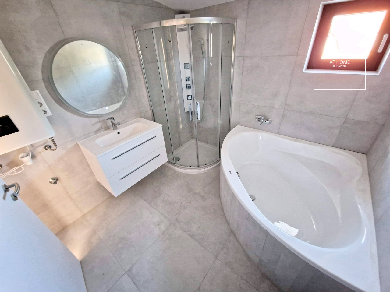 Newly Built Panoramic Apartment with 197 sqm Terrace in Fonyód