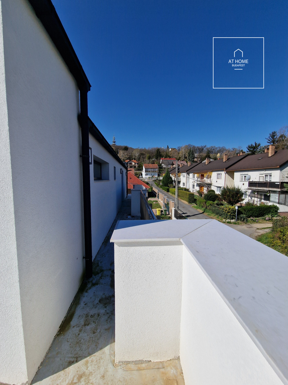 Newly Built Panoramic Apartment with 197 sqm Terrace in Fonyód