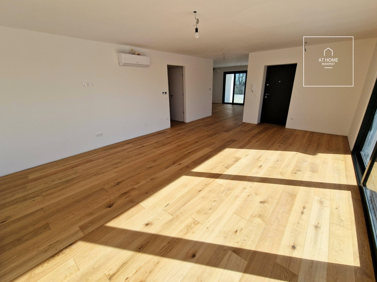 Newly Built Panoramic Apartment with 197 sqm Terrace in Fonyód