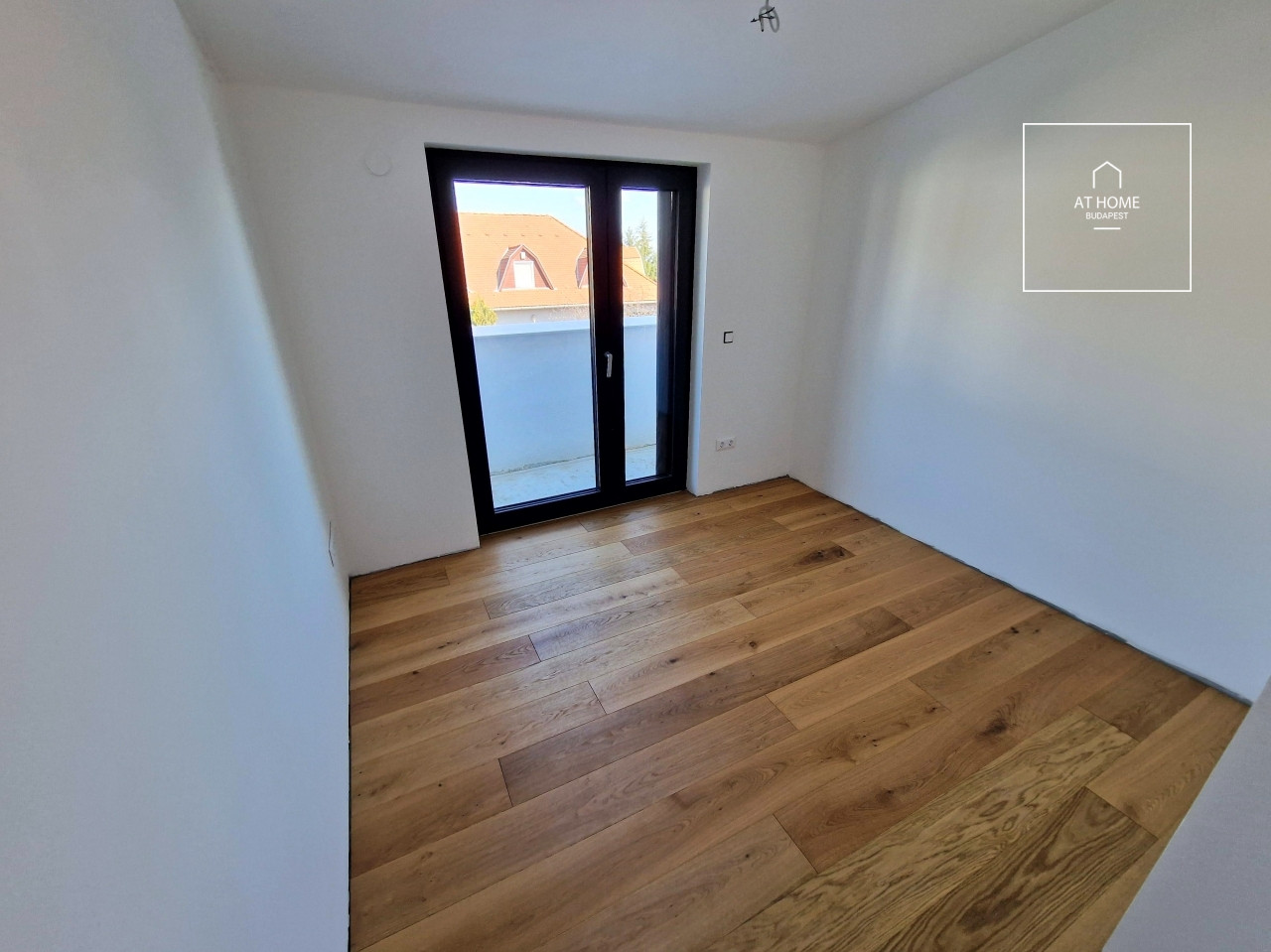 Newly Built Panoramic Apartment with 197 sqm Terrace in Fonyód