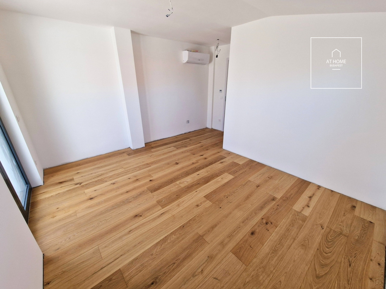 Newly Built Panoramic Apartment with 197 sqm Terrace in Fonyód