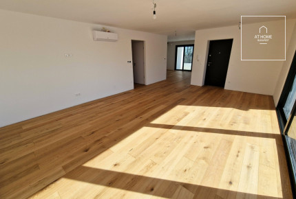 Newly Built Panoramic Apartment with 197 sqm Terrace in Fonyód