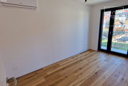 Newly Built Panoramic Apartment with 197 sqm Terrace in Fonyód