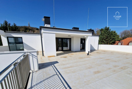 Newly Built Panoramic Apartment with 197 sqm Terrace in Fonyód