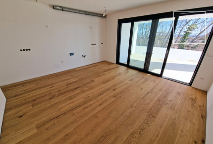 Newly Built Panoramic Apartment with 197 sqm Terrace in Fonyód