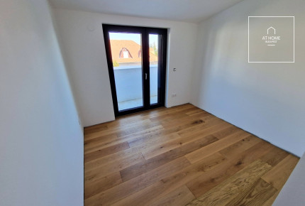 Newly Built Panoramic Apartment with 197 sqm Terrace in Fonyód