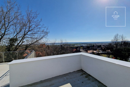 Newly Built Panoramic Apartment with 197 sqm Terrace in Fonyód