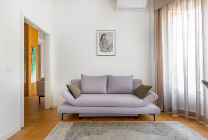 Renovated 3-Bedroom Stylish Apartment by the Basilica