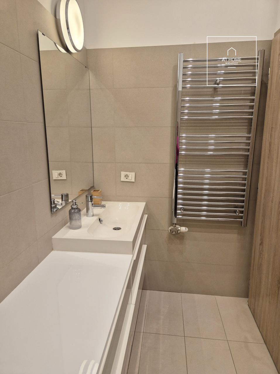 Renovated 133 sqm Pet-Friendly Apartment in the City Center