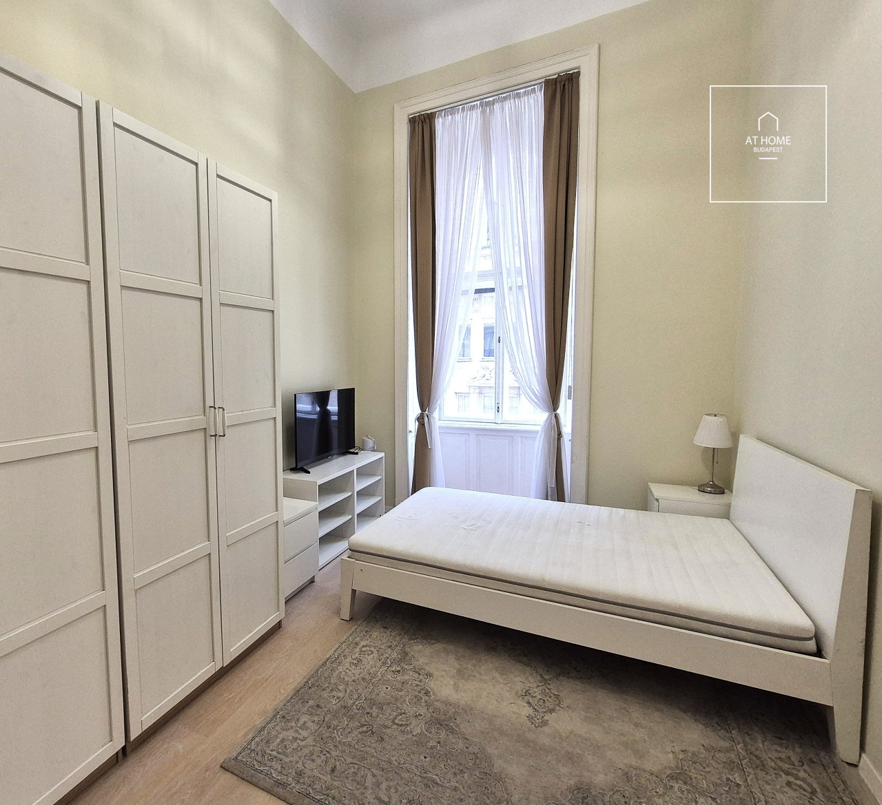 Renovated 133 sqm Pet-Friendly Apartment in the City Center
