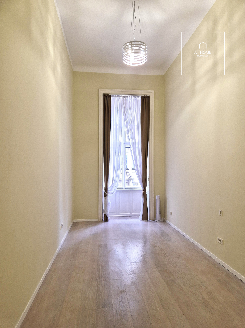 Renovated 133 sqm Pet-Friendly Apartment in the City Center