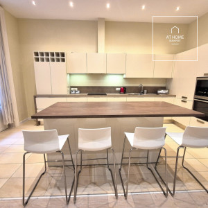 Renovated 133 sqm Pet-Friendly Apartment in the City Center