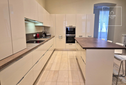 Renovated 133 sqm Pet-Friendly Apartment in the City Center