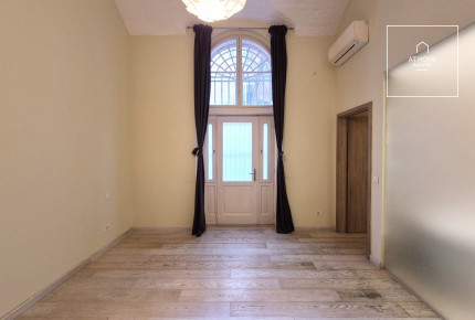Renovated 133 sqm Pet-Friendly Apartment in the City Center