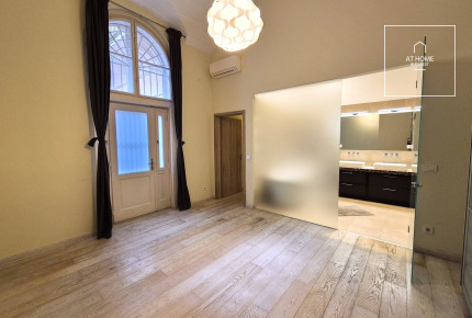 Renovated 133 sqm Pet-Friendly Apartment in the City Center